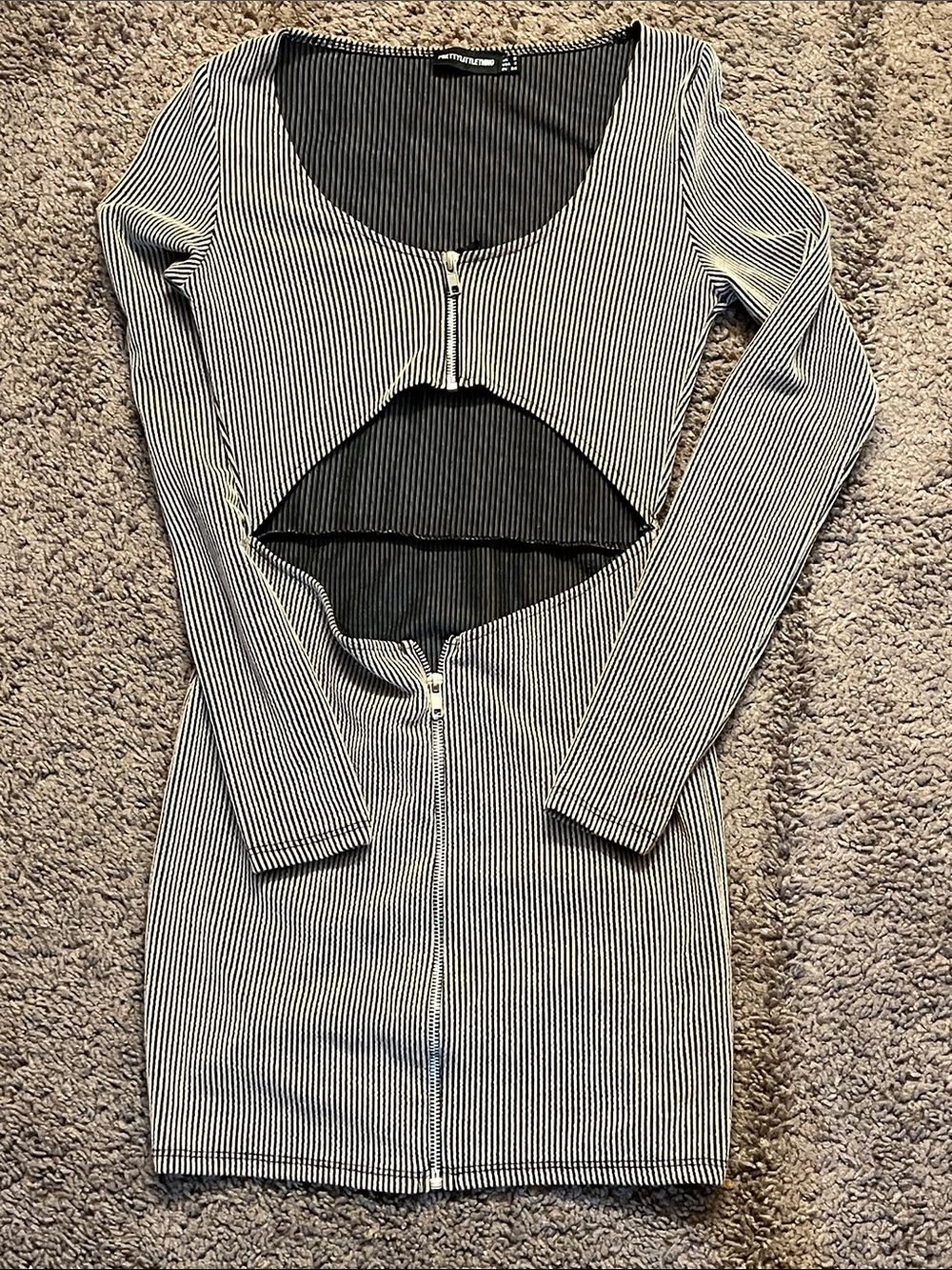 PrettyLittleThing Black and White Striped Cutout Long Sleeve Bodycon Dress